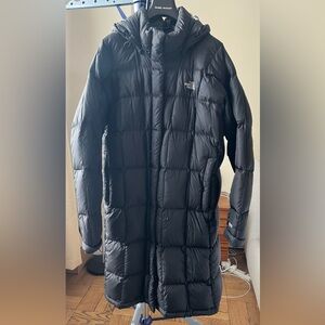 The North Face // Long Puffer Parka // Black // L
